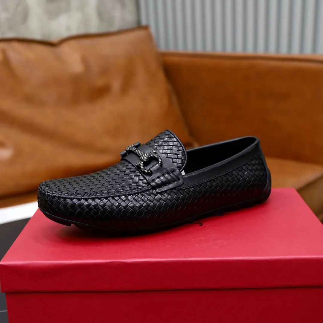 Men's shoes: 280🙅‍♂️🙅‍♂️🙅‍♂️Niuli Brand: Ferragamo Standard code: Men's code 38/44 (45 customized) Grade: Same as the official website Material: Original imported cowhide leather lining Original wear-resistant lightweight outsole Style category: Men's casual slip-on shoes Distinguished luxury brand elements top luxury Color: Actual picture color